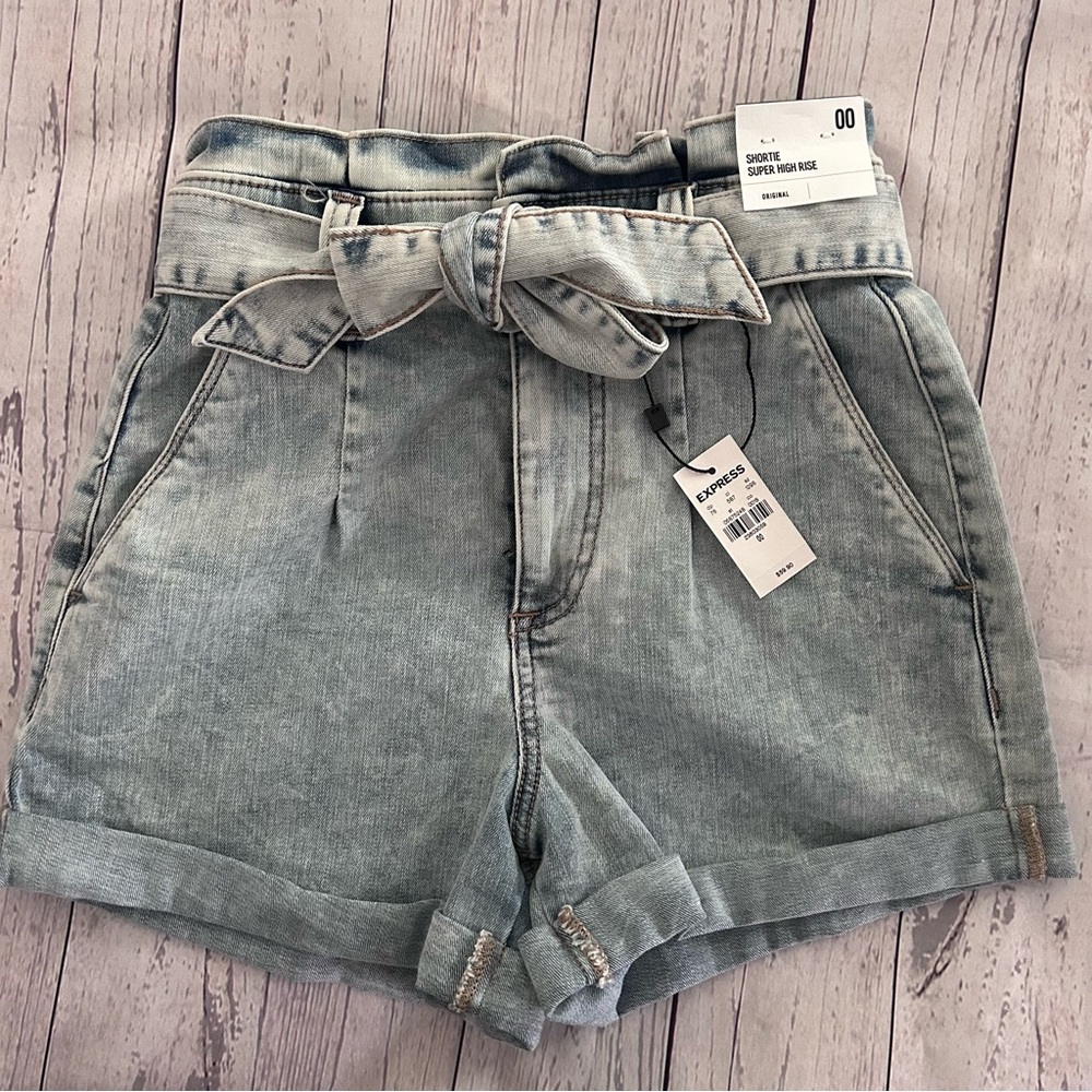 Express Light Wash Denim Blue High-Waisted Women's Shorts